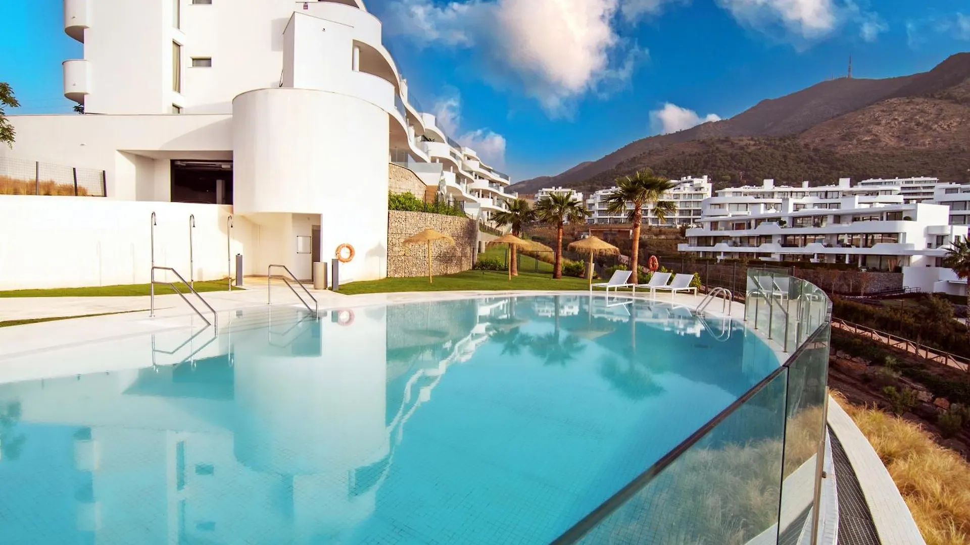 Mara'S Apartments Higueron West - Mediterranean Style - Beach & Golf - Large Sunny Terrace !!!! フエンヒロラ