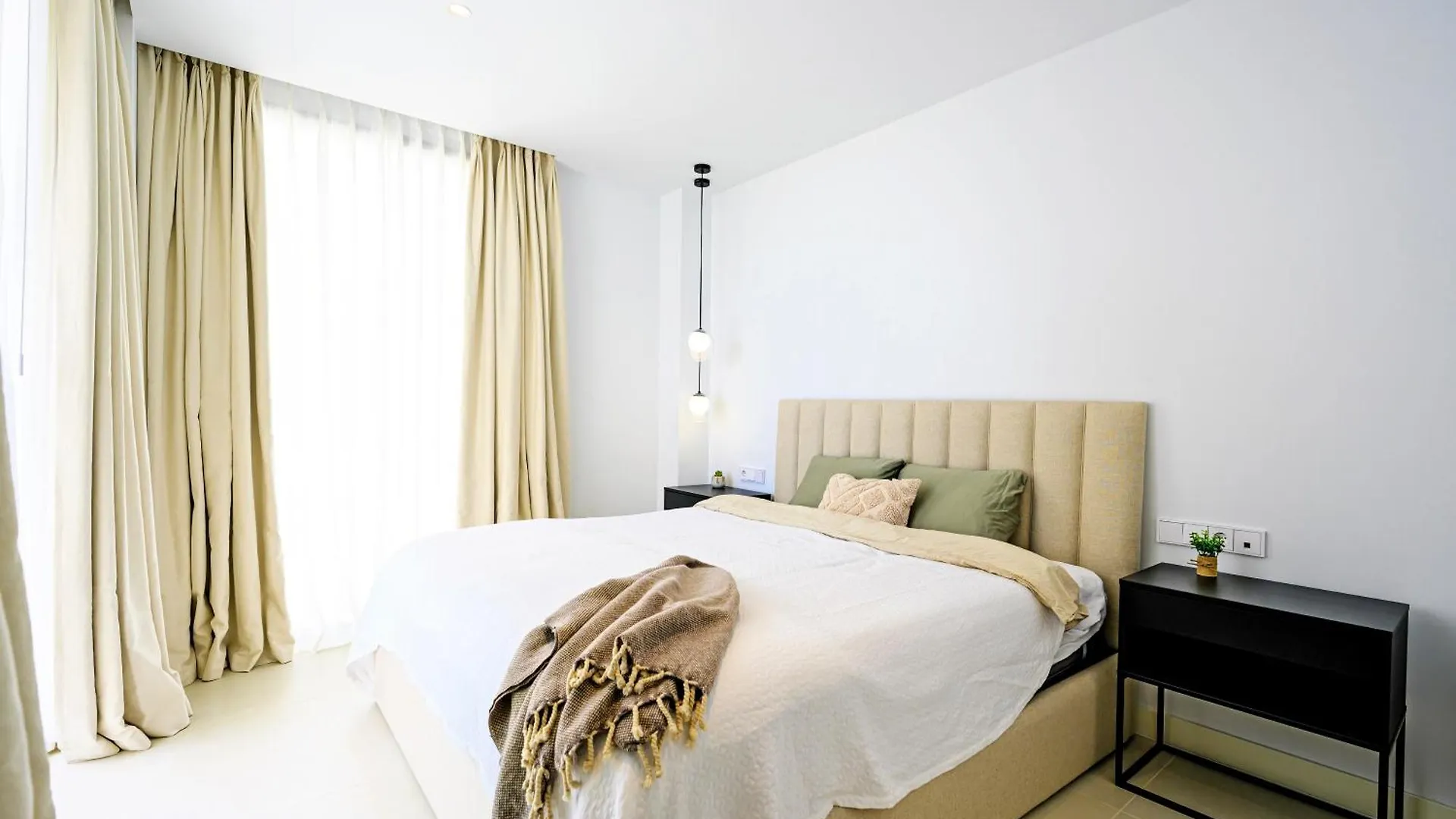 Mara'S Apartments Higueron West - Mediterranean Style - Beach & Golf - Large Sunny Terrace !!!! フエンヒロラ